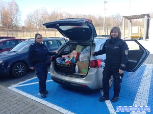 Policjanci przekazali dary dla osób uciekających z Ukrainy