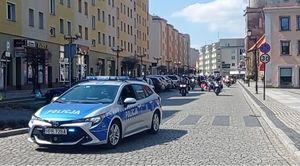 Lwóweccy policjanci zabezpieczali paradę motocyklistów