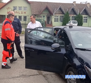 Policjanci Grupy Poszukiwawczo-Ratowniczej udzielili pomocy zaginionej kobiecie na autostradzie A4