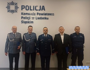 Policjanci przeszli na zasłużoną emeryturę