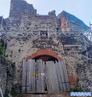 Policjanci zatrzymali rabusia z zamku Gryf