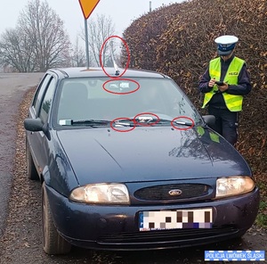 Folia aluminiowa nie ochroniła przed kontrolą - „medium samochodowe” bez szans z Policją