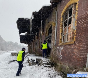 Akcja „Zima” - policjanci sprawdzają miejsca, w których mogą przebywać osoby bezdomne