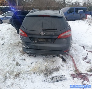 Spieszył się po pijackiej jeździe. Auto odholował… ciągnąc je na dachu