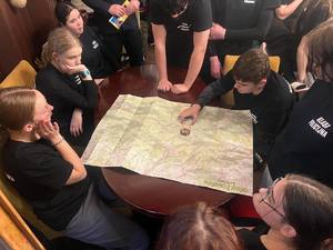 Policyjna Grupa Poszukiwawczo-Ratownicza na zimowym obozie uczniów klas mundurowych