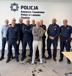 Policjanci z Lwówka Śląskiego solidarnie z dziećmi chorymi onkologicznie
